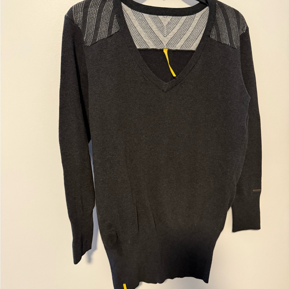 Lole Black and Gray Knit Sweater